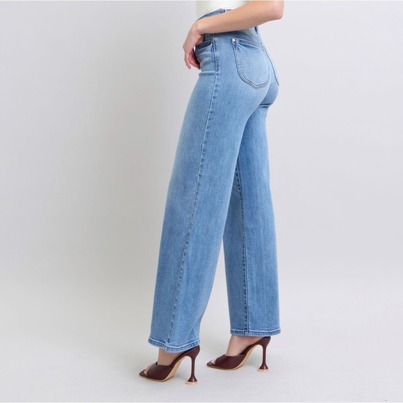 Judy Blue Full Size Wide Leg Jeans with Pockets - Picture 6 of 10